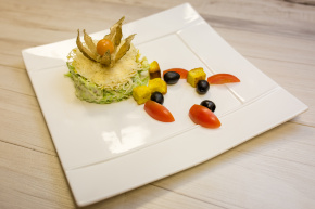 Цезарь с курицей