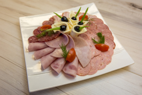 Мясной деликатес